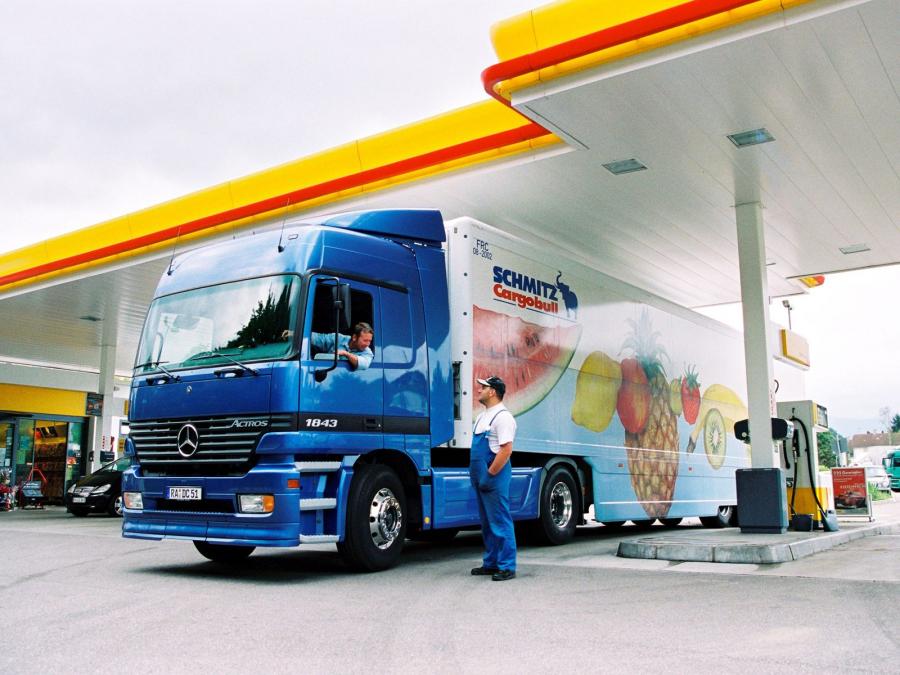  Mercedes-Benz Actros 1843 1997 года  (фото 2 из 21)